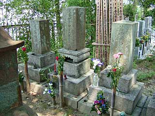 伊東甲子太郎 藤堂平助の墓
