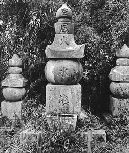 五輪塔の墓の墓
